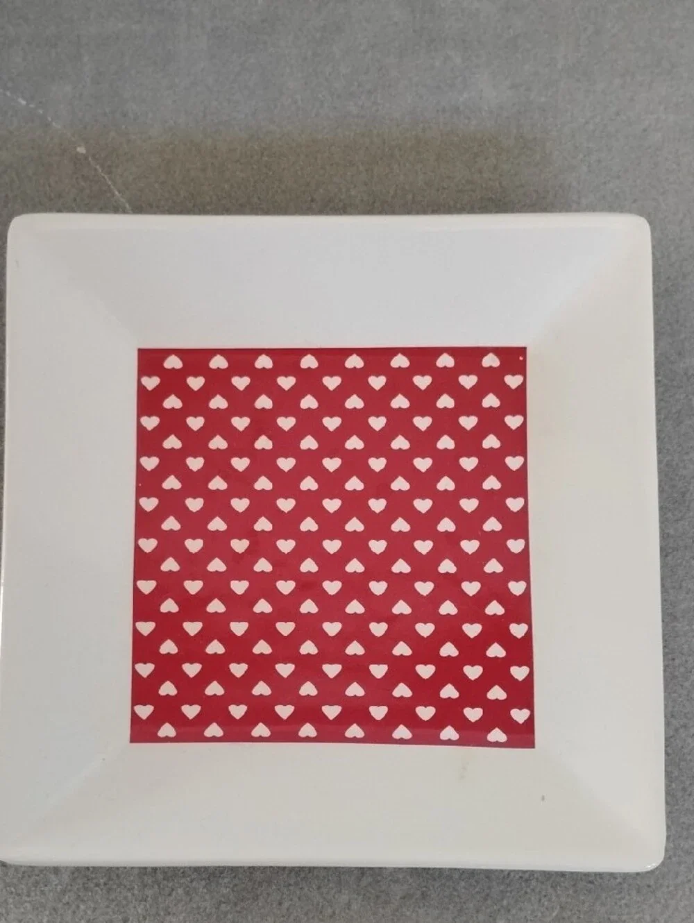 D- NWOT Square White Ceramic Plate with Red Heart Pattern